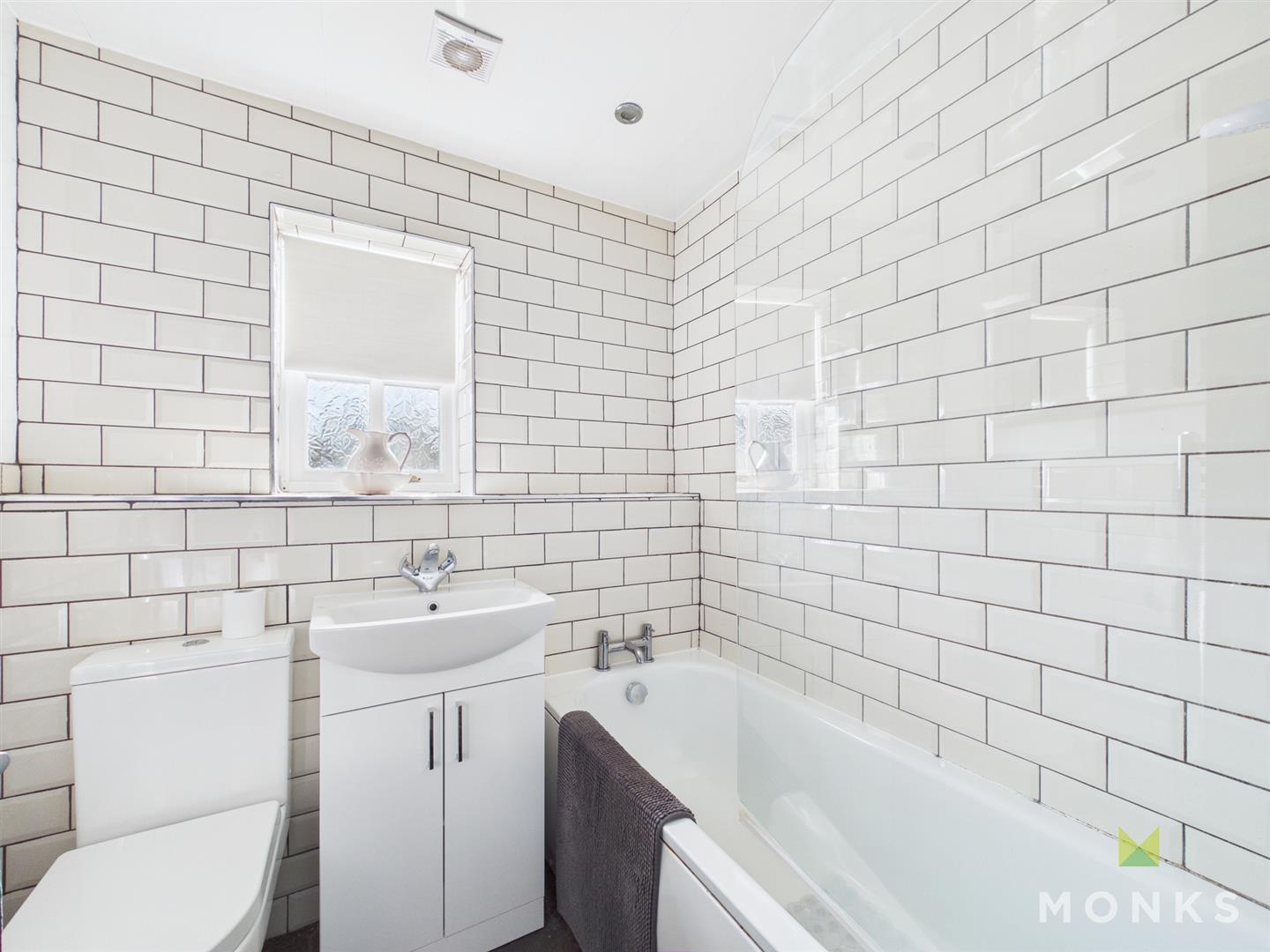 10 Cilcoed, Chirk, LL14 5BX For Sale